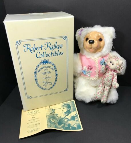 Robert Raikes Collectibles Bear Amy Certificate 391 / 1000 Signed Foot
